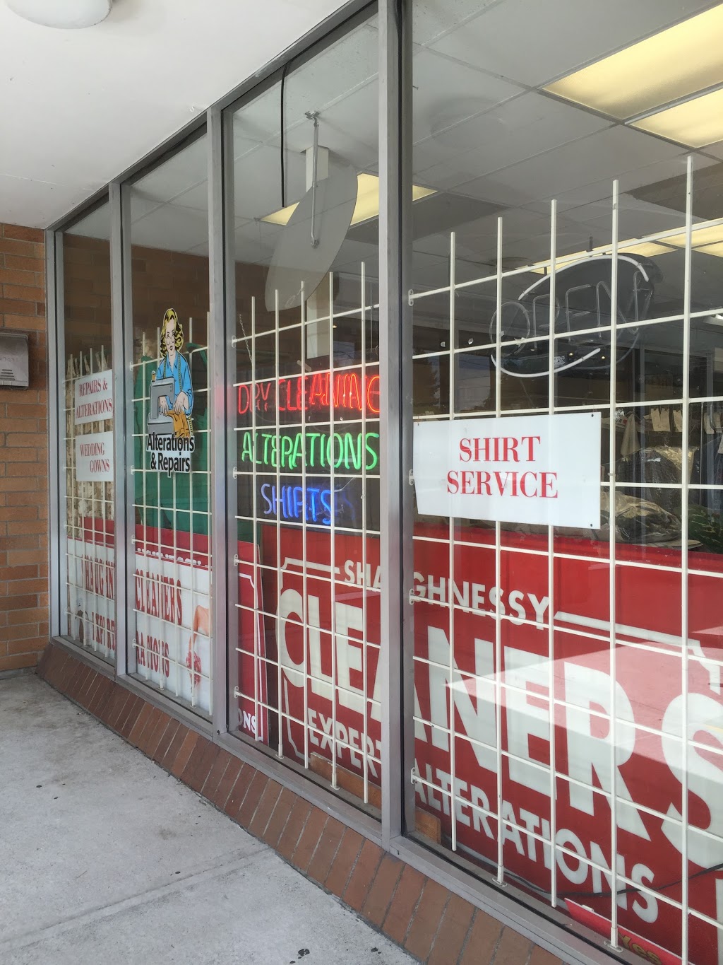 Shaughnessy Cleaners | 3884 Oak St, Vancouver, BC V6H 2M5, Canada | Phone: (604) 738-2426
