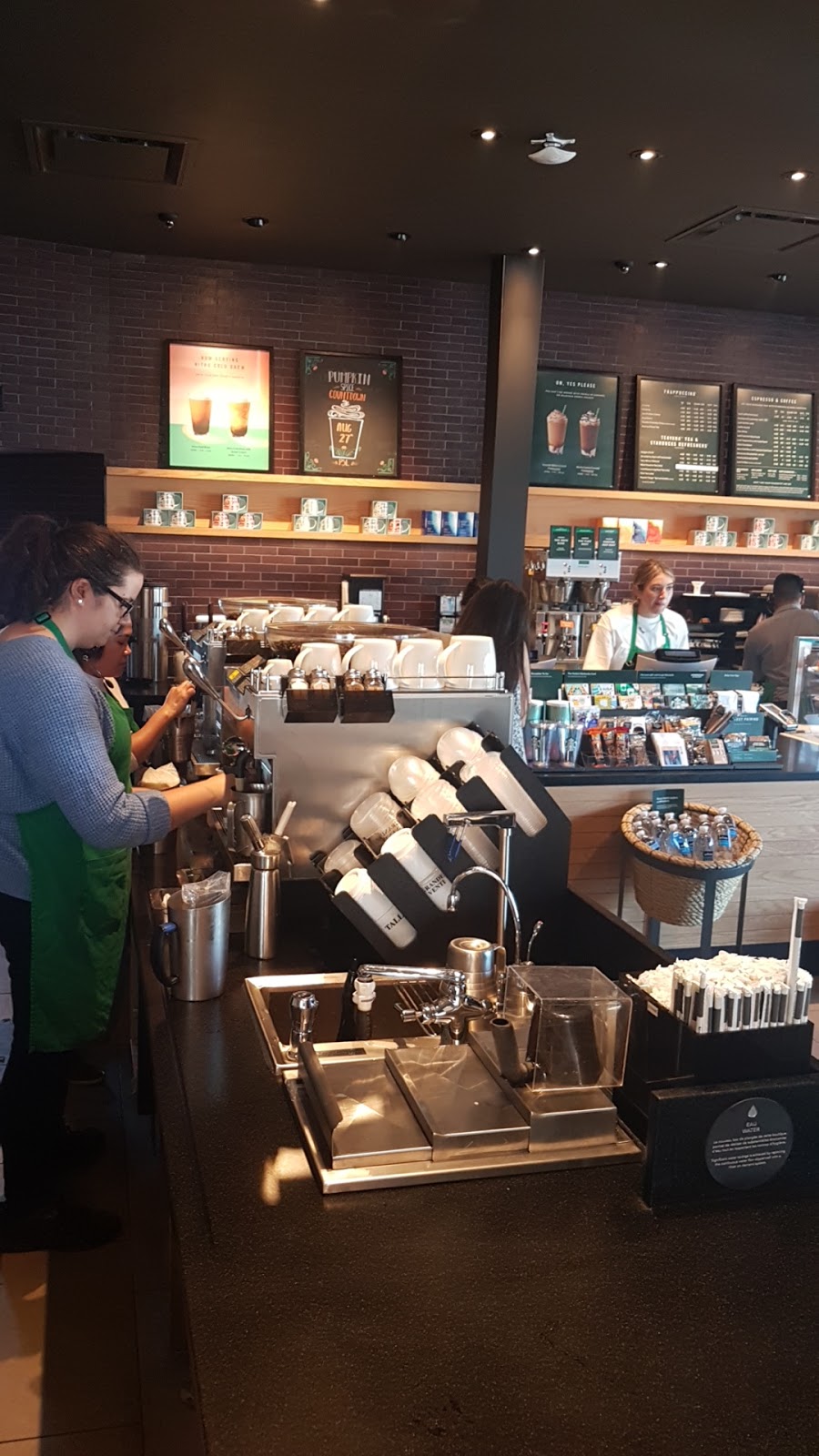Starbucks | 9681 Jane St, Maple, ON L6A 3X5, Canada | Phone: (437) 214-7784