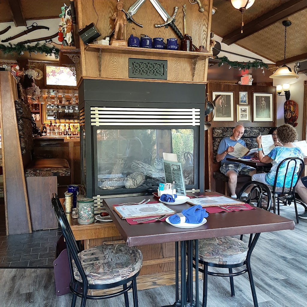 Tanners INN and Dining | 5017 Hwy 124, Magnetawan, ON P0A 1P0, Canada | Phone: (705) 387-4725