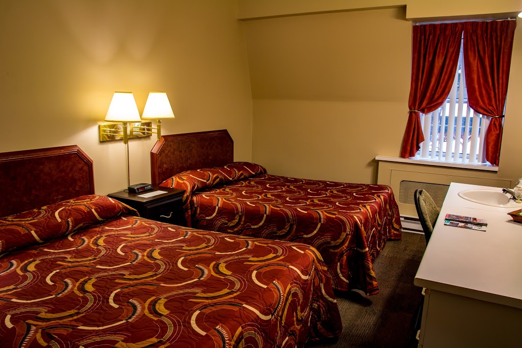 LAuberge du Mont | 200 Boulevard St Sacrement, Saint-Gabriel-de-Valcartier, QC G0A 4S0, Canada | Phone: (418) 844-3771