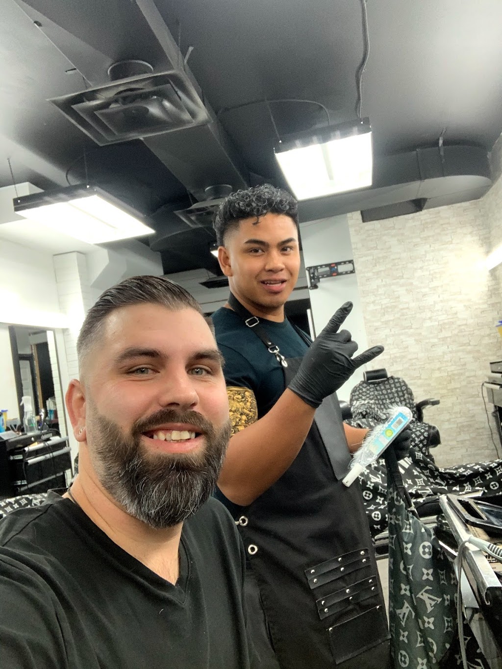 Platinum Hair Design | 3104 Lake Shore Blvd W, Etobicoke, ON M8V 1L2, Canada | Phone: (289) 797-0333