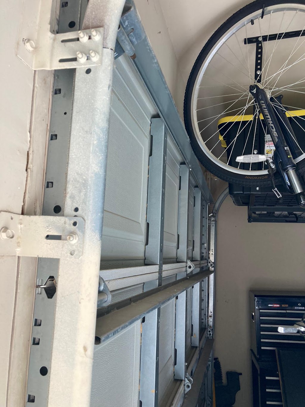Level Garage Door Repair and Install | 560 Highland Rd W, Hamilton, ON L8W 0C4, Canada | Phone: (289) 276-9989
