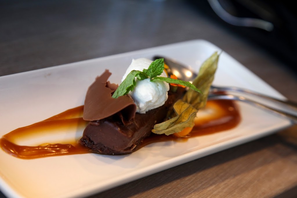 Artisan Bistro | 777 Royal Oak Dr, Victoria, BC V8X 4V1, Canada | Phone: (250) 590-9333