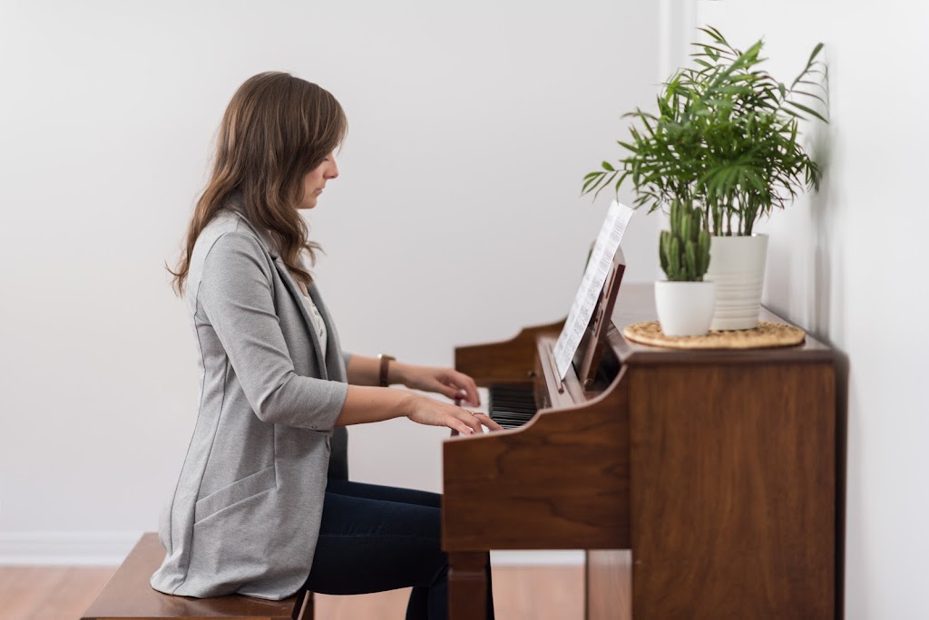 Fanny Bédard, Professeure De Piano | 374 Rue Laviolette, Saint-Jérôme, QC J7Y 2S9, Canada | Phone: (450) 822-1488