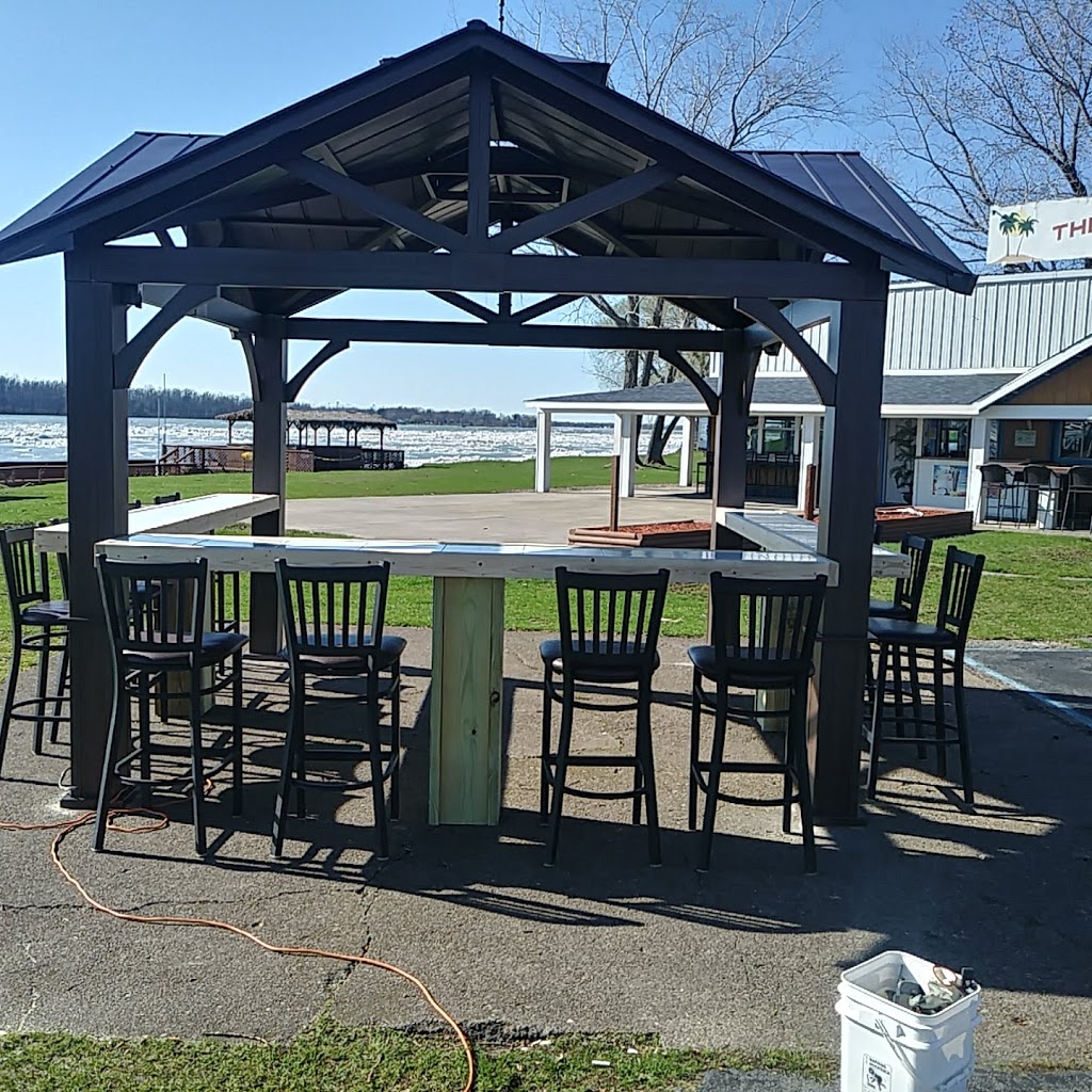 The Shores Waterfront Restaurant | 2 Detroit St, North Tonawanda, NY 14120, USA | Phone: (716) 693-7971