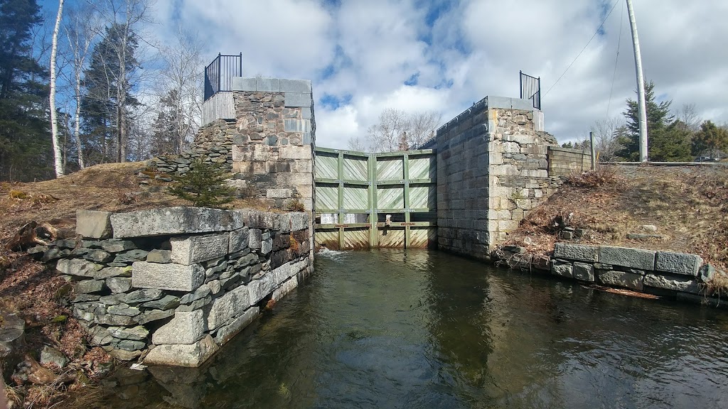 Fairbanks Centre | 54 Locks Rd, Dartmouth, NS B2X 2W7, Canada | Phone: (902) 462-1826