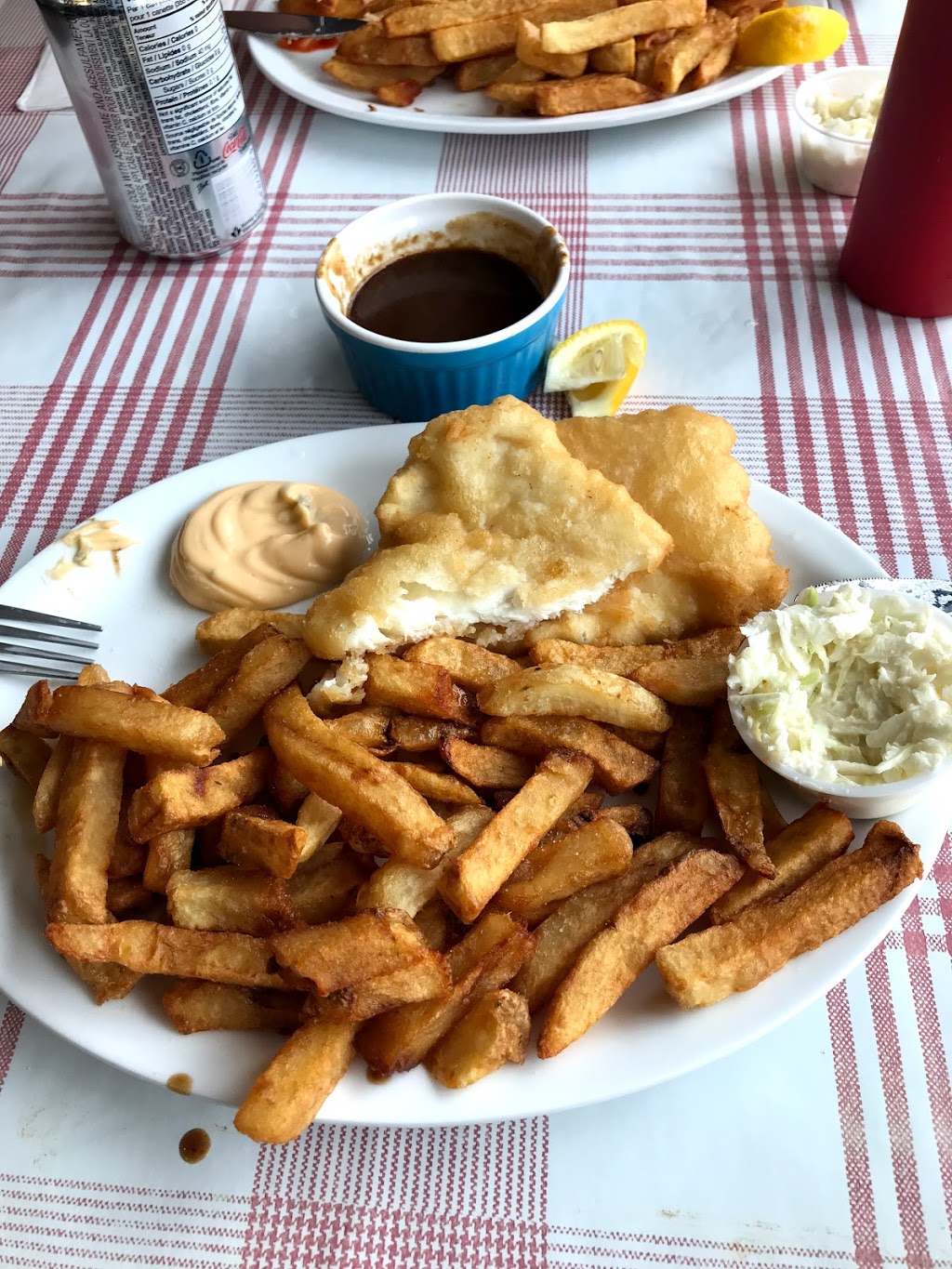 Riverside Fish Hut | 157 King St W, Cambridge, ON N3H 1B5, Canada | Phone: (519) 653-0788