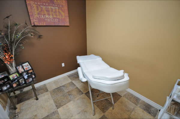 Salon Brittash | 462 Cheapside St, London, ON N5Y 3X2, Canada | Phone: (519) 433-8660