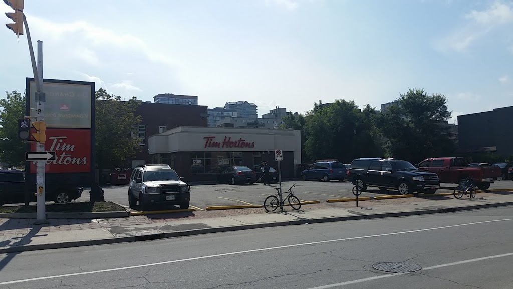 Tim Hortons | 360 St Patrick St Unit 2, Ottawa, ON K1N 5K7, Canada | Phone: (613) 562-1818