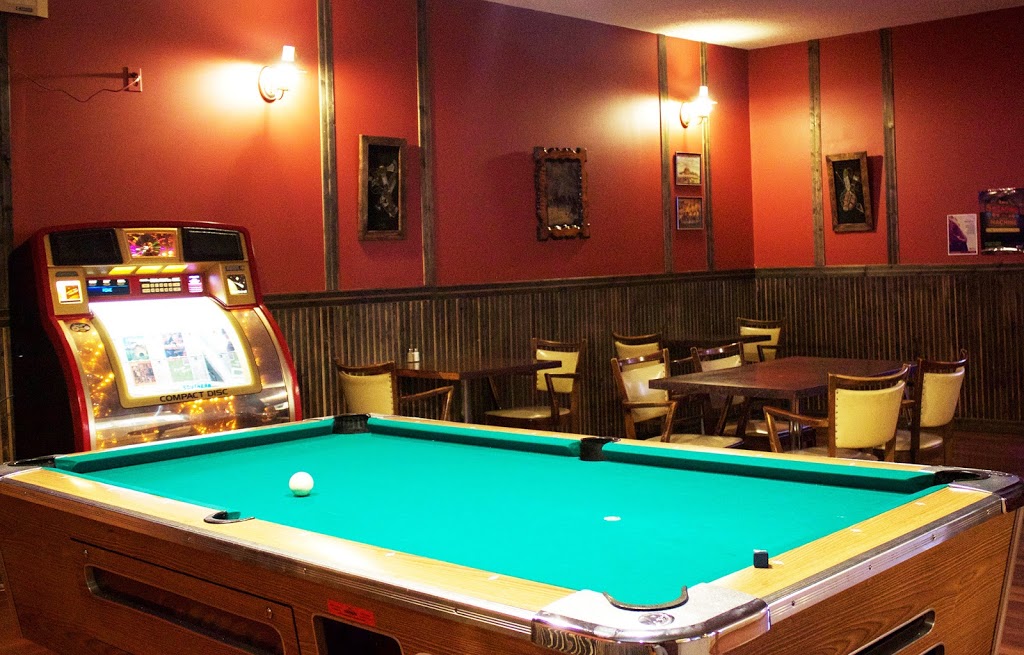 Hawks Nest Motel | 121 2 St W, Cremona, AB T0M 0R0, Canada | Phone: (403) 637-2185