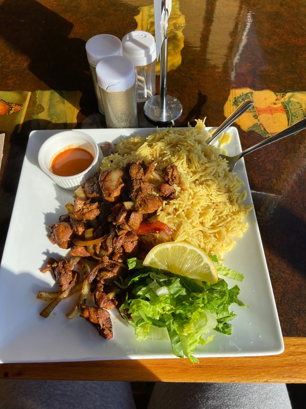 Asal Restaurant | 113 Mann Ave, Ottawa, ON K1N 5A4, Canada | Phone: (613) 220-3343