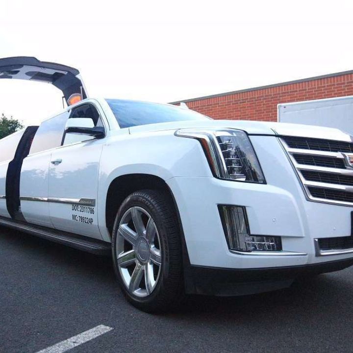 Vale Royale Limo | 1-3 Cosburn Ave., Toronto, ON M4K 2E6, Canada | Phone: (416) 623-8200