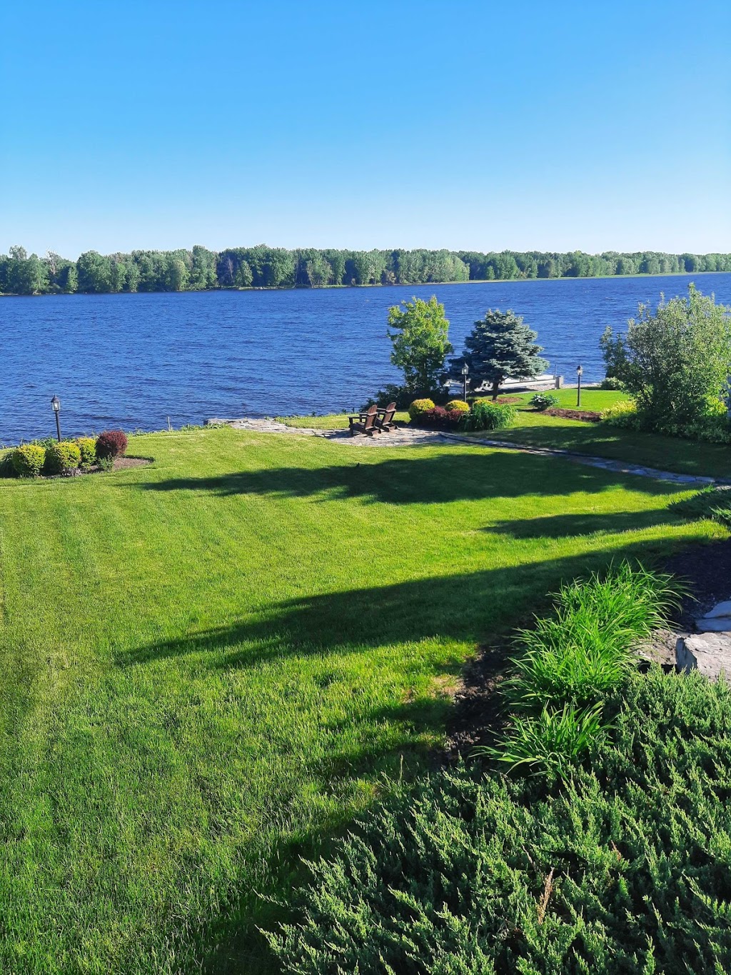 Nutri-Lawn Ecology Friendly Lawn Care Ottawa West | 2046 Carp Rd, Carp, ON K0A 1L0, Canada | Phone: (613) 801-3428