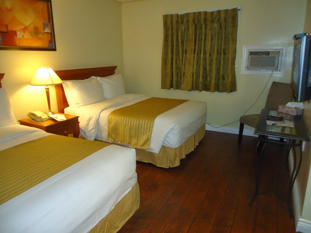 Bayside Inn & Waterfront Suites | 4024 Bath Rd, Kingston, ON K7M 4Y4, Canada | Phone: (613) 634-7400