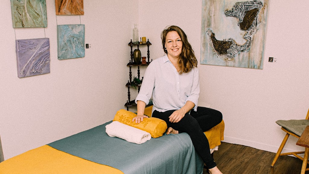 Laurianne - Massage And Management De La Douleur | 1261 Rue Massé, Sherbrooke, QC J1H 2V5, Canada | Phone: (819) 342-7333