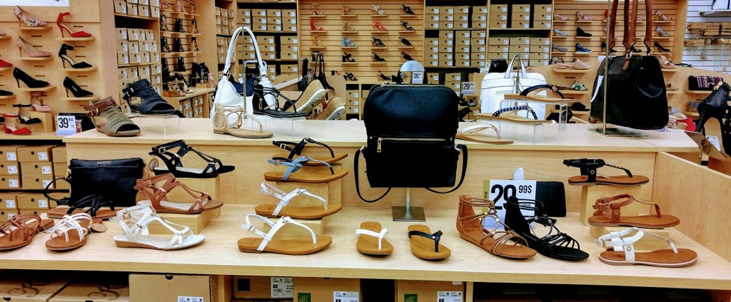 Chaussures Yellow | 1145 Boul Jean-Baptiste-Rolland E, Saint-Jérôme, QC J7Y 4Y7, Canada | Phone: (450) 436-7699