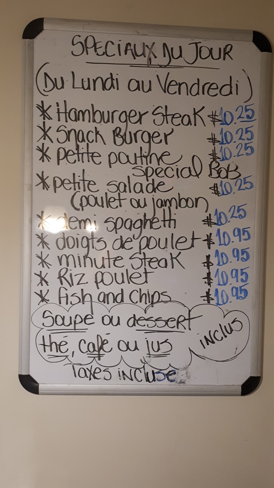 Resto Chez Bob | 168 Rue Angus N, East Angus, QC J0B 1R0, Canada | Phone: (819) 832-1313