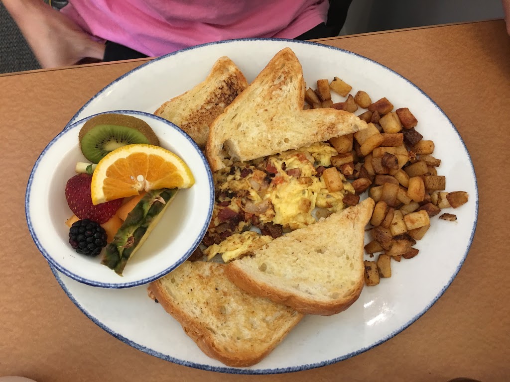 De Dutch Pannekoek House | Dilworth Centre, 2385 BC-97, Kelowna, BC V1X 4H9, Canada | Phone: (250) 868-5090