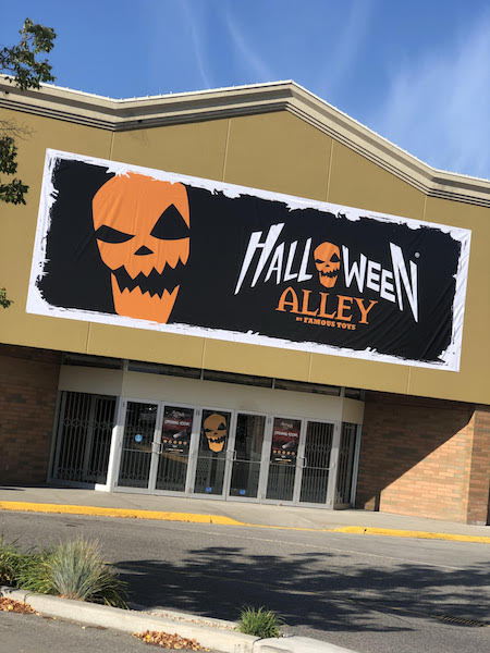 Halloween Alley | 2271 Harvey Ave Unit #1405, Kelowna, BC V1Y 6H2, Canada | Phone: (250) 762-0108