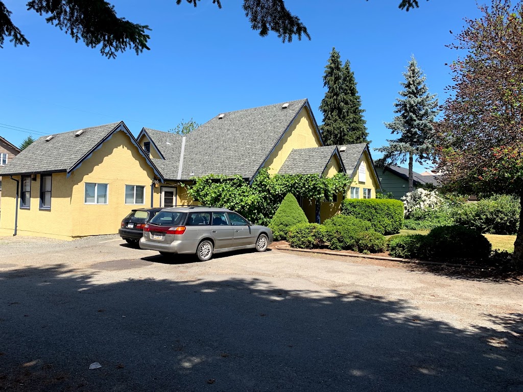 Cottage Medical Clinic | 559 6th St, Courtenay, BC V9N 1M5, Canada | Phone: (250) 338-1391