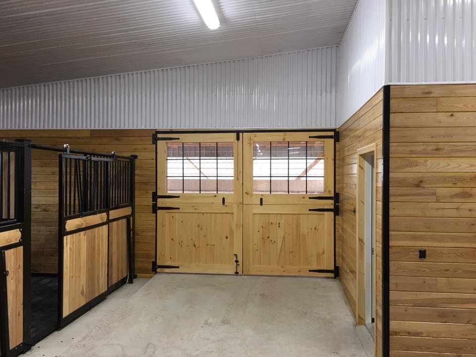 Woodview Stables | 6700 Walkers Line, Burlington, ON L7M 0R3, Canada | Phone: (905) 691-4915