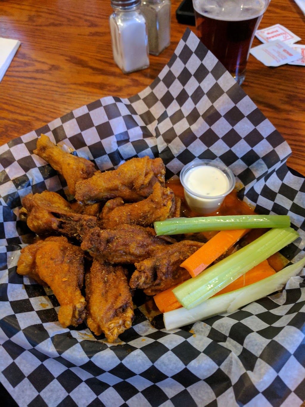 Juniors Sportsbar | 800 Franklin Blvd, Cambridge, ON N1R 7Z1, Canada | Phone: (519) 624-6143
