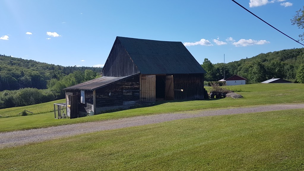 LAutre Versant | 180 Chemin Tamaracouta, Mille-Isles, QC J0R 1A0, Canada | Phone: (450) 431-7575