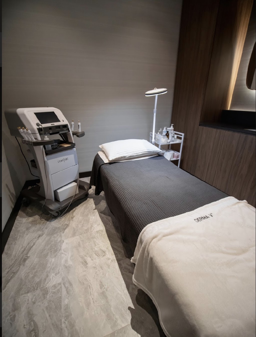 Derma V Cosmetic Clinic | 179 Enterprise Blvd Unit 103, Markham, ON L6G 0E7, Canada | Phone: (905) 305-8865