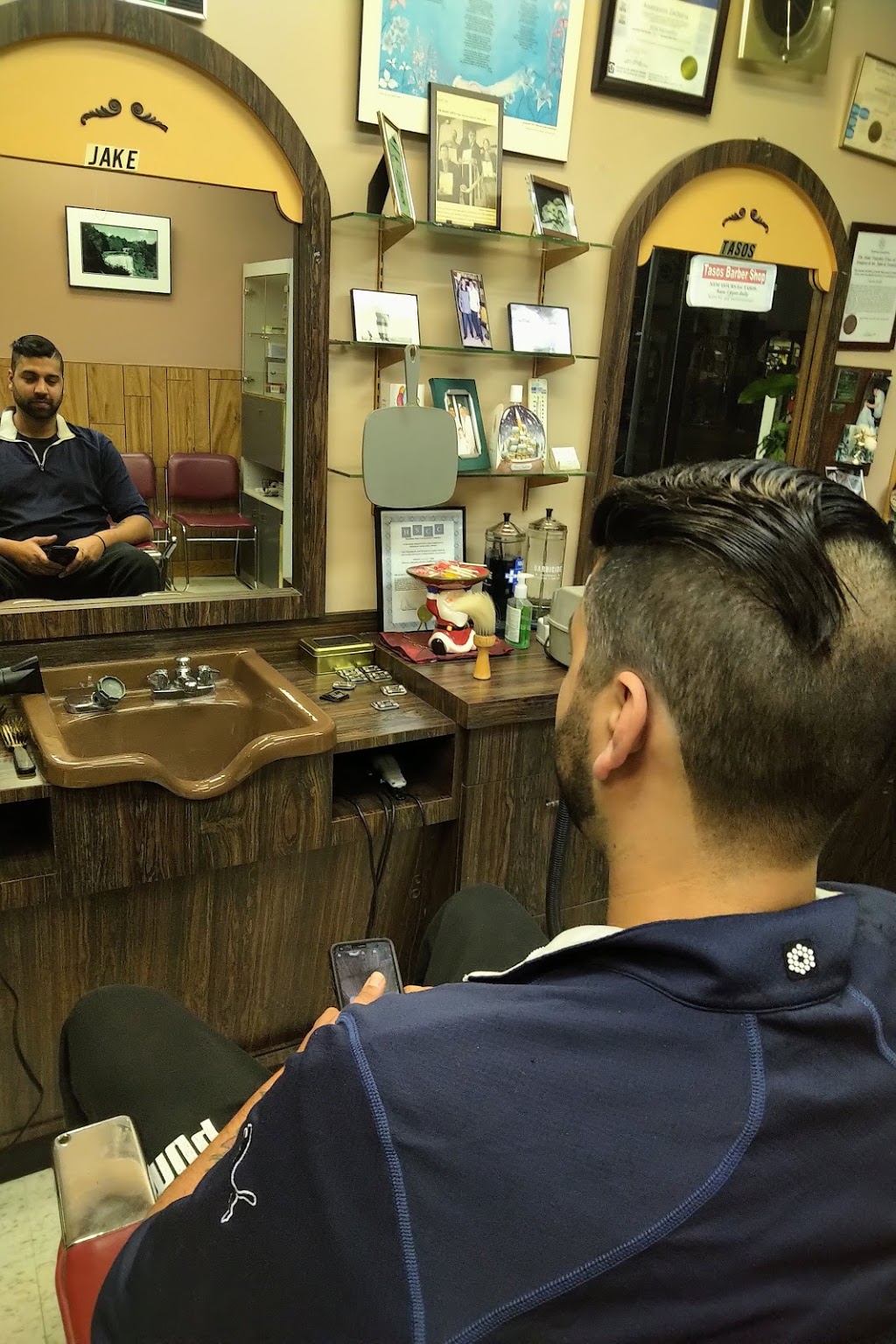 Tasos Barber Shop | 28 King St E, Dundas, ON L9H 1B8, Canada | Phone: (905) 627-7061