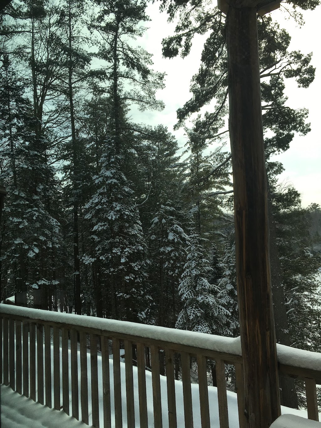 Le Ruthledge | 47 Chem. du Lac Ruthledge, Lac-des-Loups, QC J0X 3K0, Canada | Phone: (613) 297-5558
