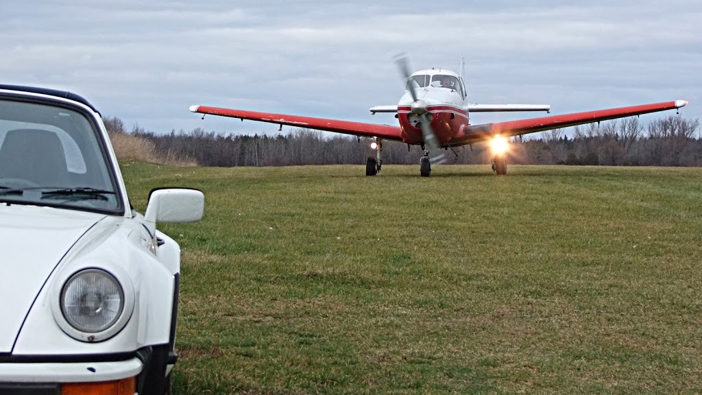 Beeton Field Airport (CBF3) | 6498 8 Line, Beeton, ON L0G 1A0, Canada | Phone: (416) 999-4037