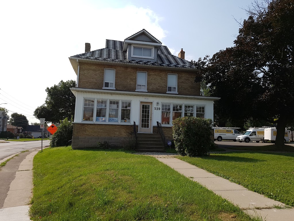 King Street Roofing | 539 King St E, Oshawa, ON L1H 1G2, Canada | Phone: (905) 725-9999