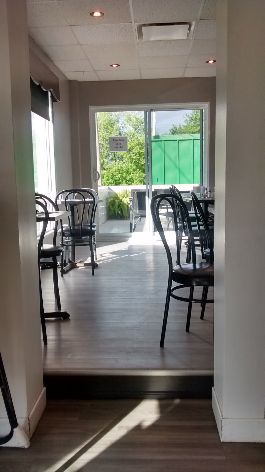 Restaurant Coin du Passant | 1142 Rue Bellevue, Saint-Lambert-de-Lauzon, QC G0S 2W0, Canada | Phone: (418) 889-9654