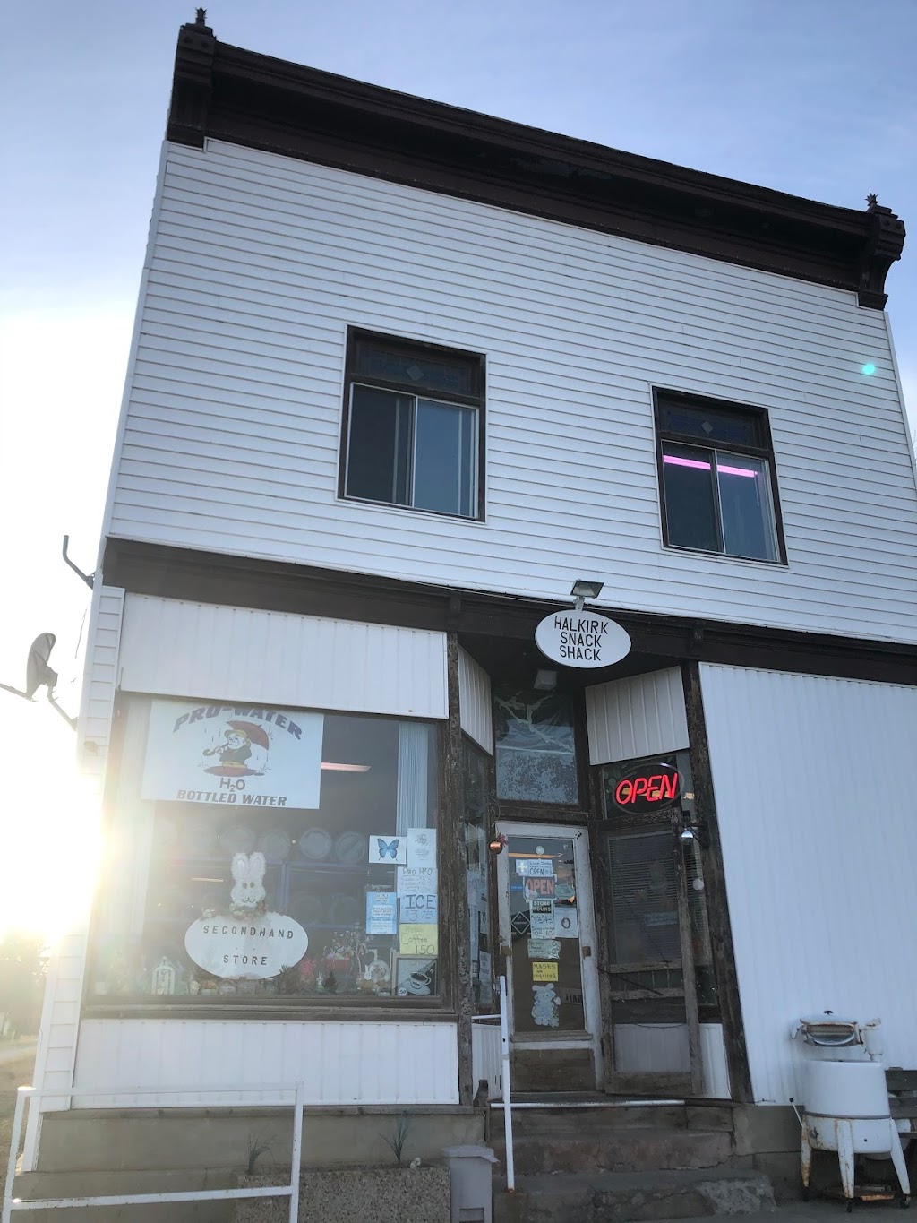 Halkirk Snack Shack | Main St, Halkirk, AB T0C 1M0, Canada | Phone: (403) 884-2008
