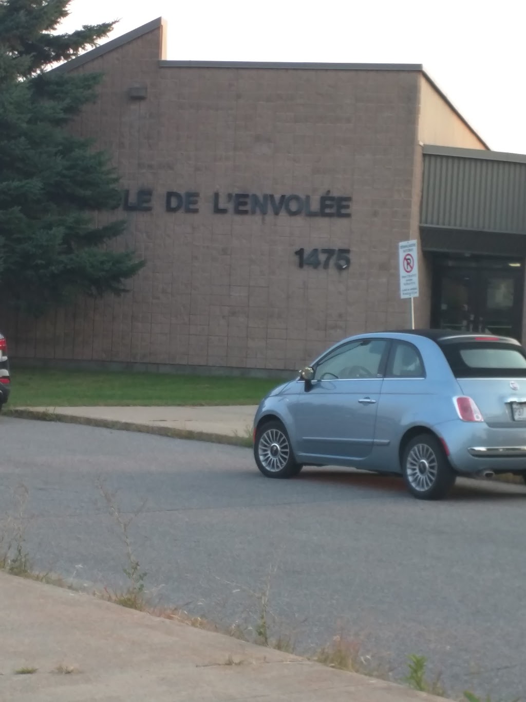 École De LEnvolée | 1475 Rue Normand, Saint-Jérôme, QC J5L 2B6, Canada | Phone: (450) 431-4377
