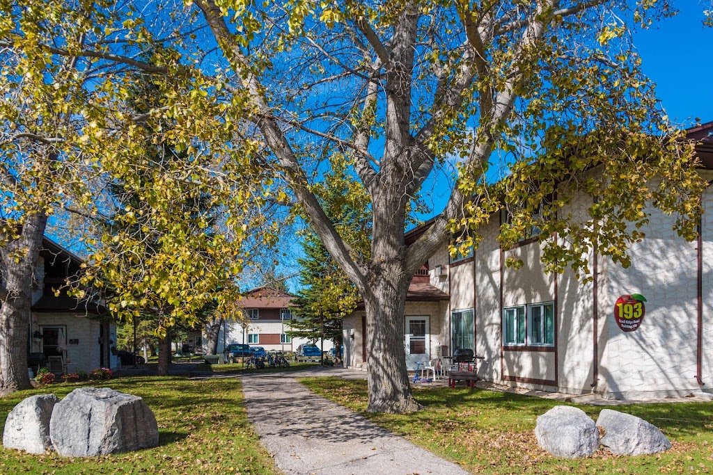 Apple Meadows | 161 Quail Ridge Rd, Winnipeg, MB R2Y 2G6, Canada | Phone: (204) 981-2059