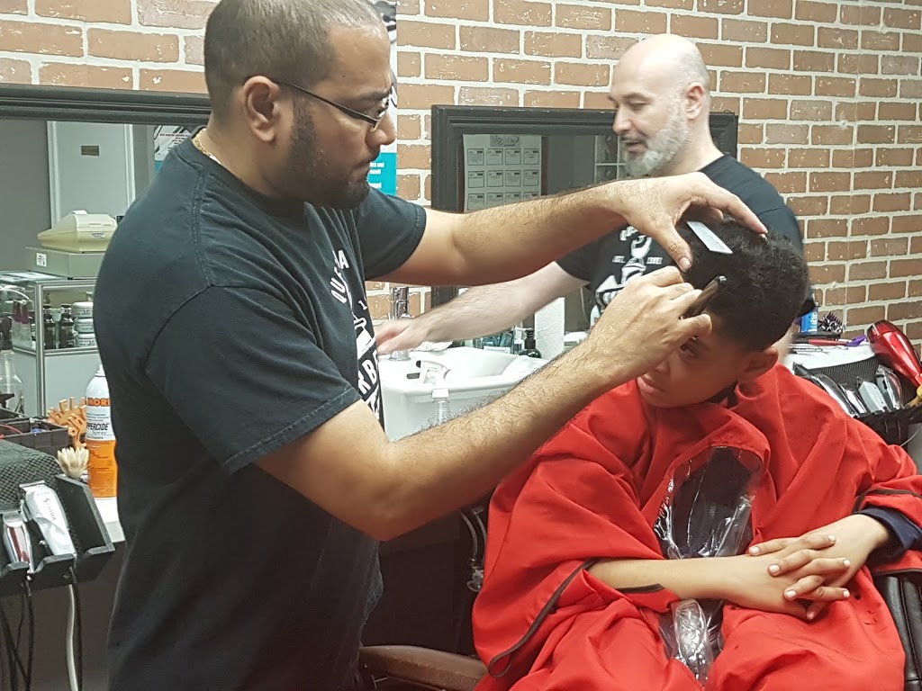 Queensway Barbers | 818 The Queensway, Etobicoke, ON M8Z 1N5, Canada | Phone: (416) 255-9285