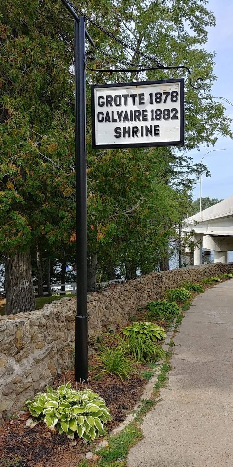 La Grotte Notre-Dame-de-Lourdes | 10568 Rue Principale, Saint-Louis-de-Kent, NB E4X 1G8, Canada | Phone: (506) 876-2109