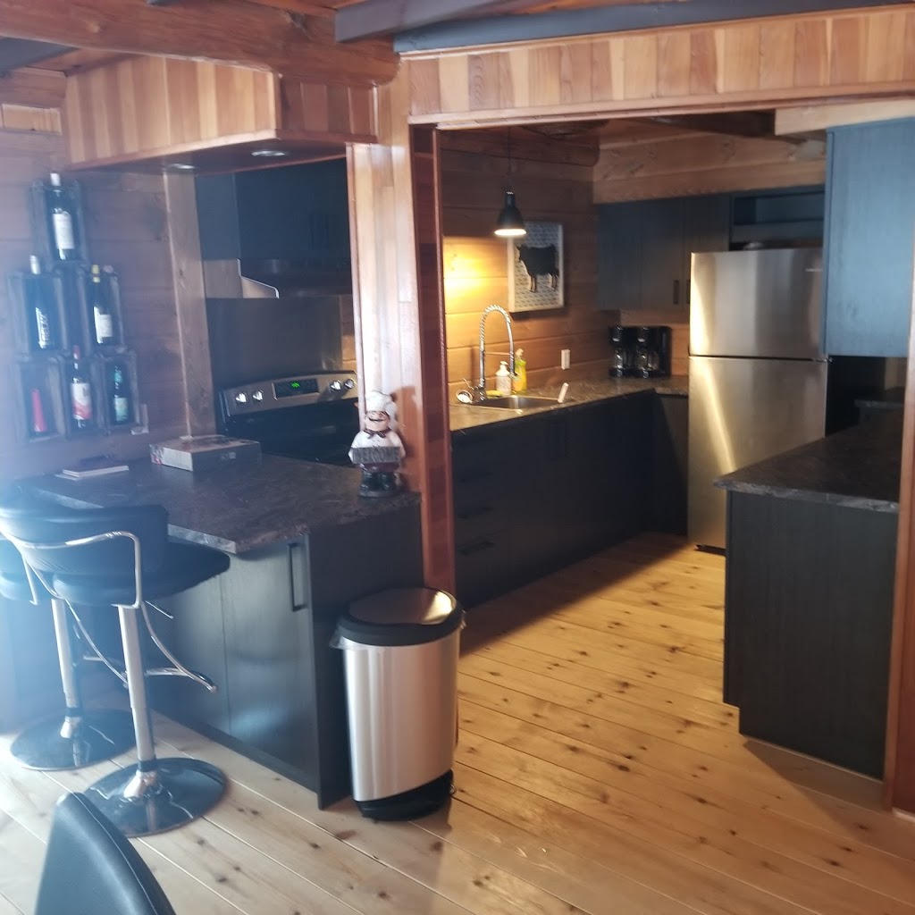 Chalet L’Autrefois | 1825 Chemin du Parc, Mandeville, QC J0K 1L0, Canada | Phone: (514) 266-7192