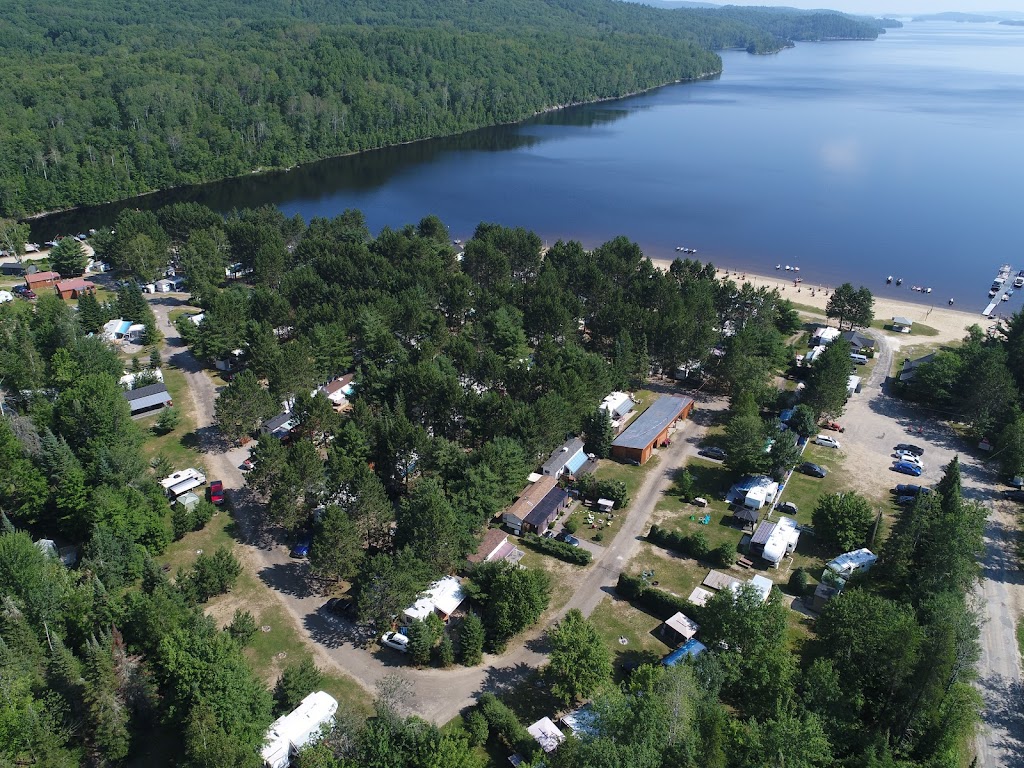 Pourvoirie Villa Basque | 12 Chem. de la Vla Basque, La Vallée-de-la-Gatineau, QC J0W 1N0, Canada | Phone: (819) 438-5445