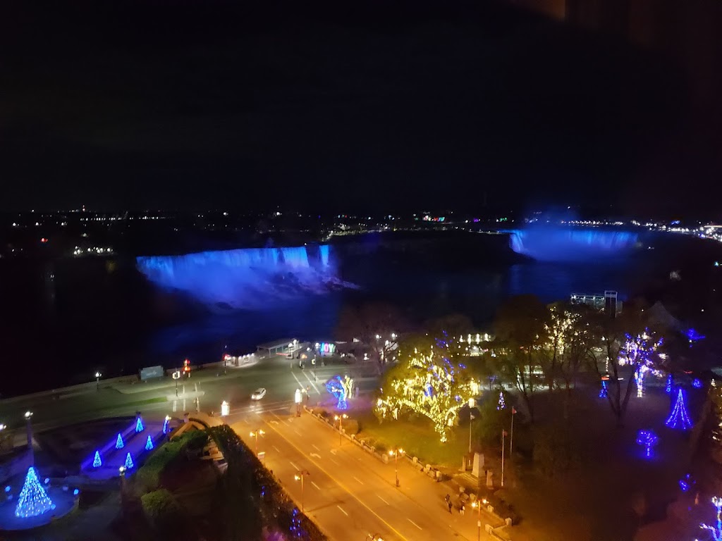 Massimo’s Italian Fallsview Restaurant | FR, 5875 Falls Ave level a, Niagara Falls, ON L2G 3K7, Canada | Phone: (905) 374-5023