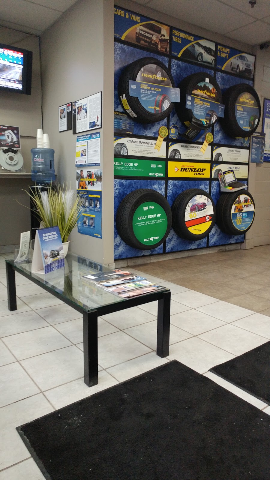 mechaniQ Streetsville - Auto & Tire | 64 Thomas St, Mississauga, ON L5M 1Y7, Canada | Phone: (905) 819-0999