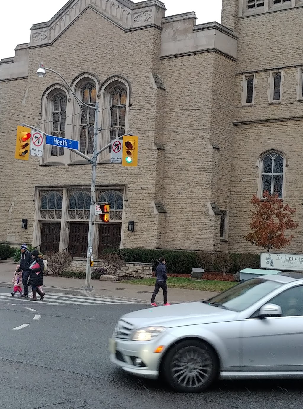 Yorkminster Park Meals on Wheels | 1585 Yonge St, Toronto, ON M4T 1Z9, Canada | Phone: (416) 482-0549