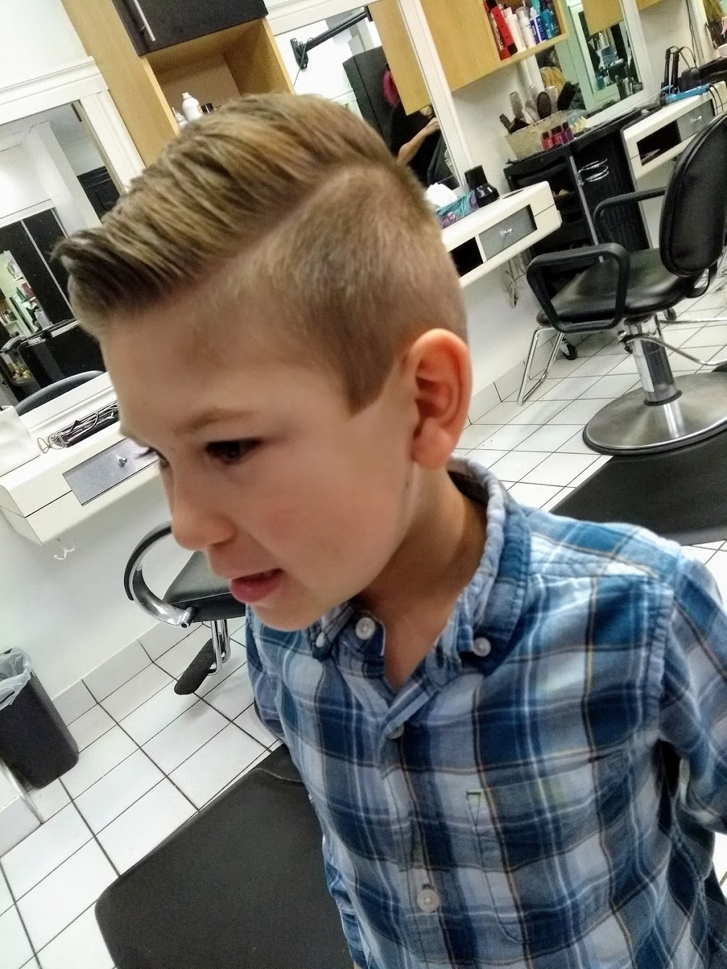 Salon Supercoiffe | 1479 Rue des Fougères, Québec, QC G2G 1X3, Canada | Phone: (418) 651-2951