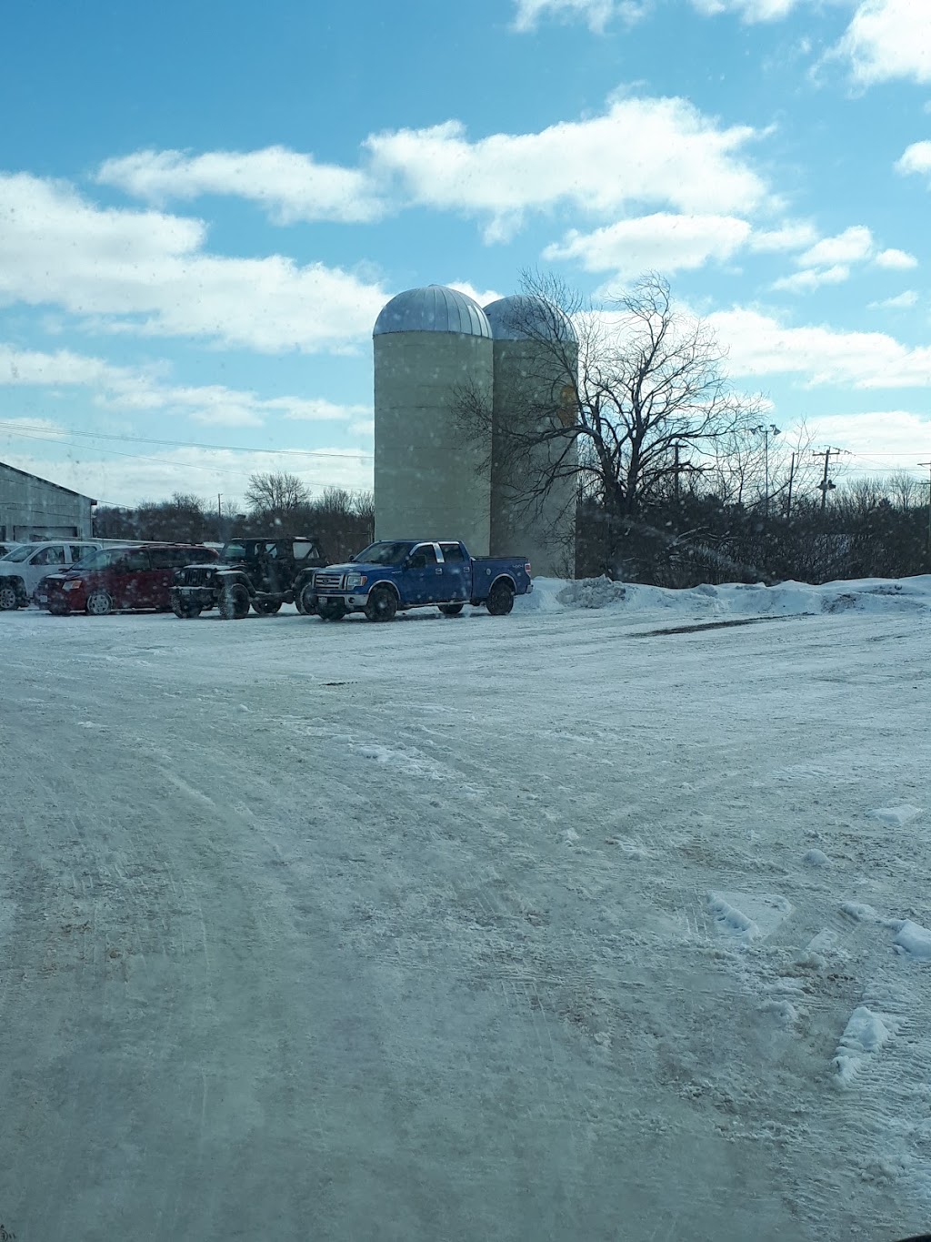 Burnbrae Farms Ltd | 3356 27, Lyn, ON K0E 1M0, Canada | Phone: (613) 345-5651