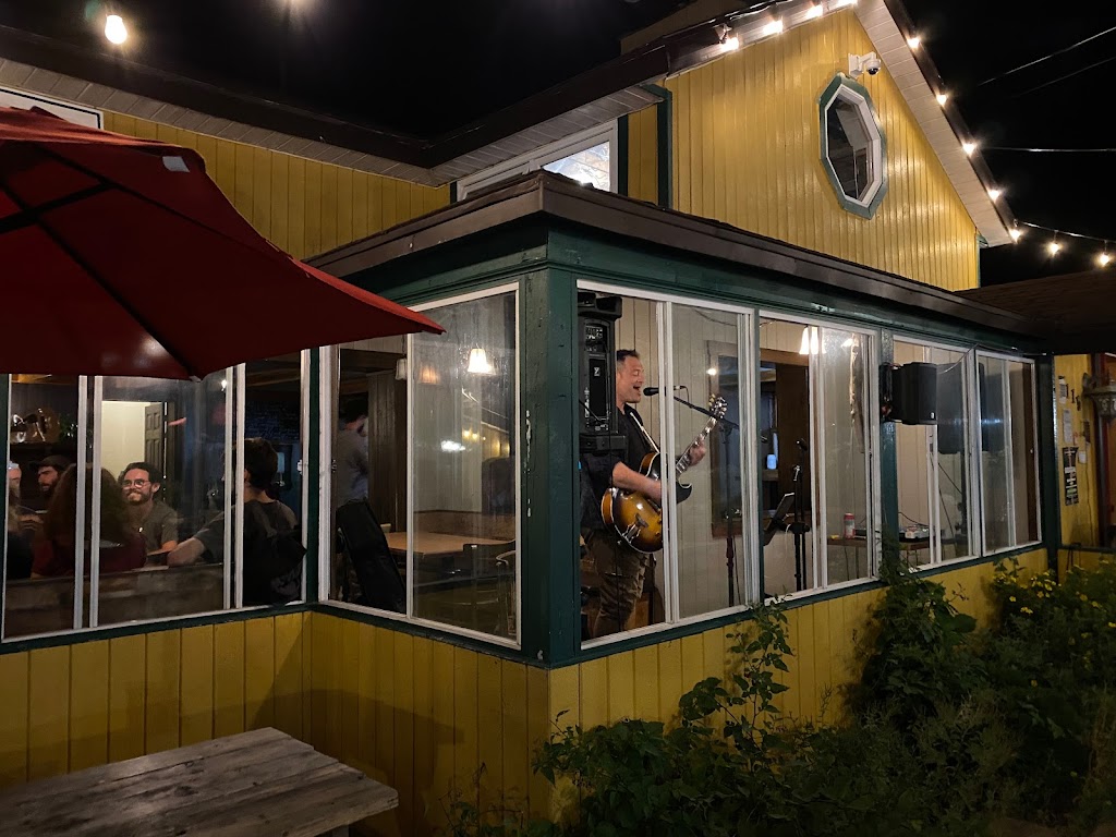 Microbrasserie Tadoussac - Resto-Pub | 115 Rue de la Coupe de lIslet, Tadoussac, QC G0T 2A0, Canada | Phone: (418) 235-4900