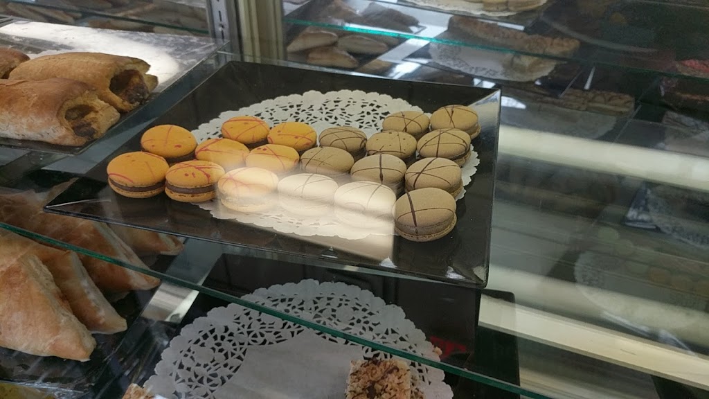 ESM Fine Cakes & Pastries | 9261 34 Ave NW #19, Edmonton, AB T6E 5T5, Canada | Phone: (780) 477-3987