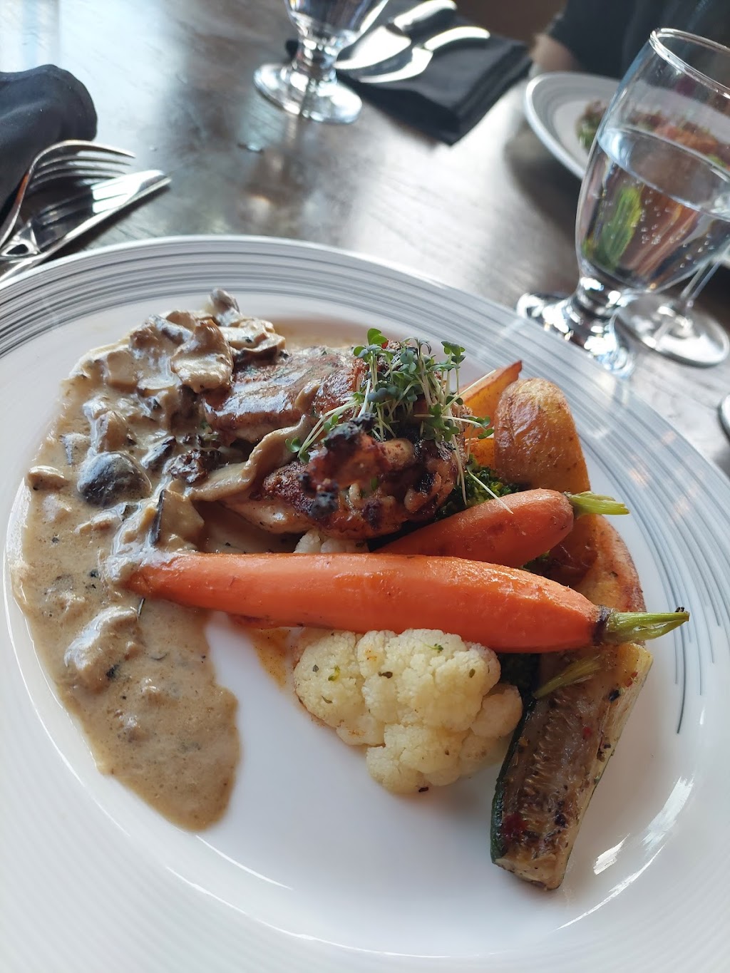 Chimney Corner Lounge | Improvement District No. 9, AB T0L 2C0, Canada | Phone: (403) 762-7890 ext. 1109