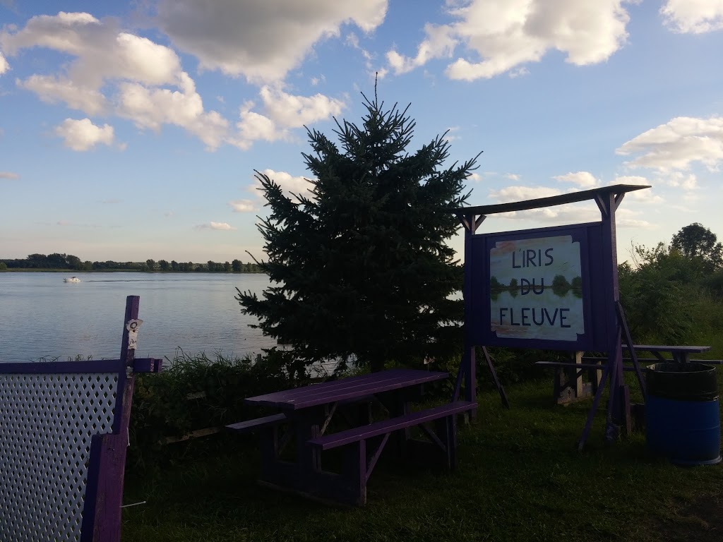 Iris Du fleuve | 472 Rue Notre-Dame, Saint-Sulpice, QC J5W 3X4, Canada