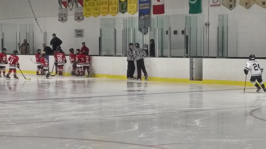 Larry Robinson Arena | 2785 8th Line Rd, Metcalfe, ON K0A 2P0, Canada | Phone: (613) 821-1237